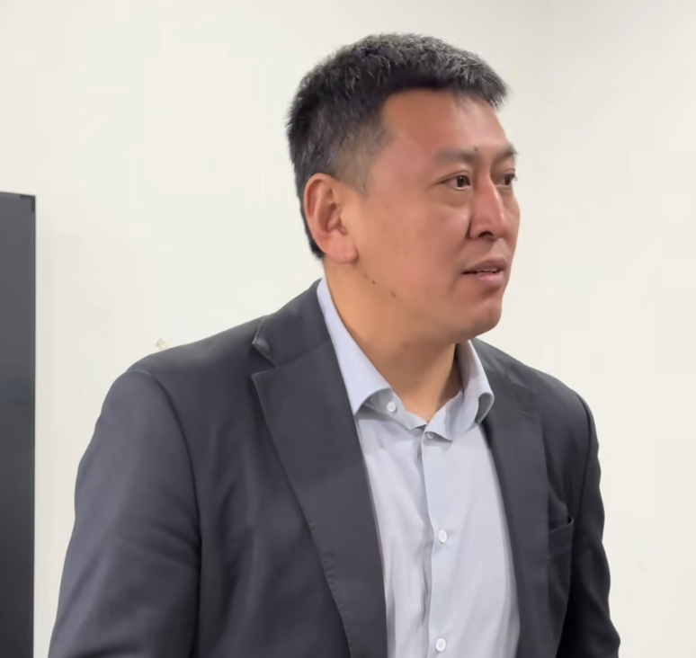 华体会体育官方网站-胜新疆更衣室！王世龙强调防守与反击，点出求胜欲，无金链子环节